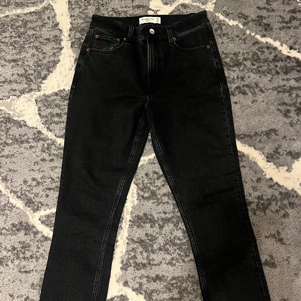 Abercrombie & Fitch Black High Rise Skinny Jeans. Size 25 Short